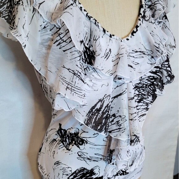 Sioni Dressy Ruffle Top Size Medium - Picture 2 of 7